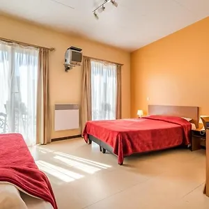 The Moon Hotell